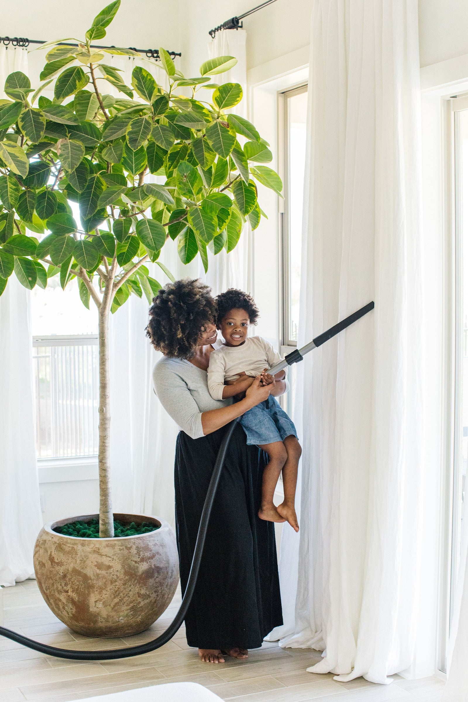 HEPA Vacuum: Indoor Air Pollution’s Worst Enemy (& How to Choose One for Your Home)